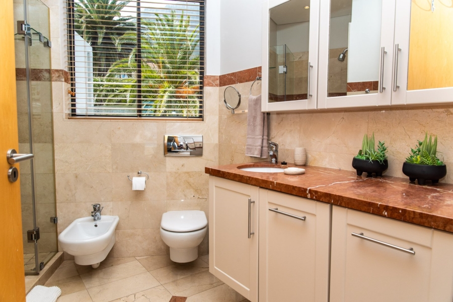 To Let 4 Bedroom Property for Rent in Camps Bay Western Cape